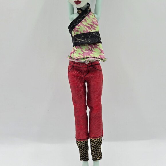 Monster High Doll Jinafire Long Scaremester Red Shiny Pants & Top Outfit - Picture 1 of 4